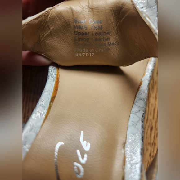 Kenneth Cole leather heels - Picture 5 of 5